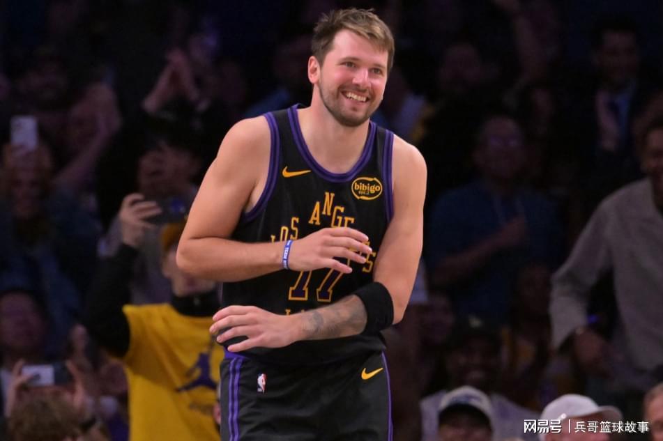  NBA西部格局深度复盘：湖人主动让出西部第三的精密战略逻辑 体育新闻 NBA西部格局深度复盘：湖人主动让出西部第三的精密战略逻辑 体育新闻